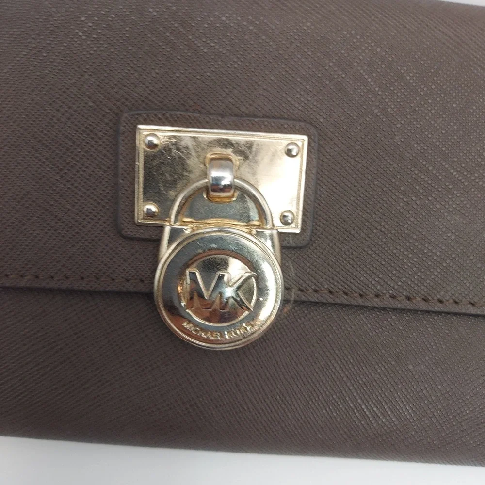 Michael Kors Wallet Brown Coated Canvas Gold Tone‎ Hardware Elegant
